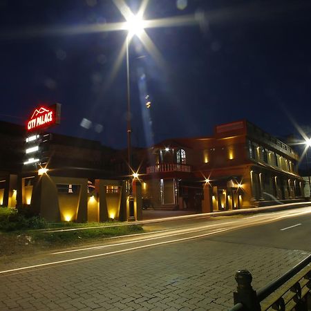 Hotel City Palace Ooty Kültér fotó