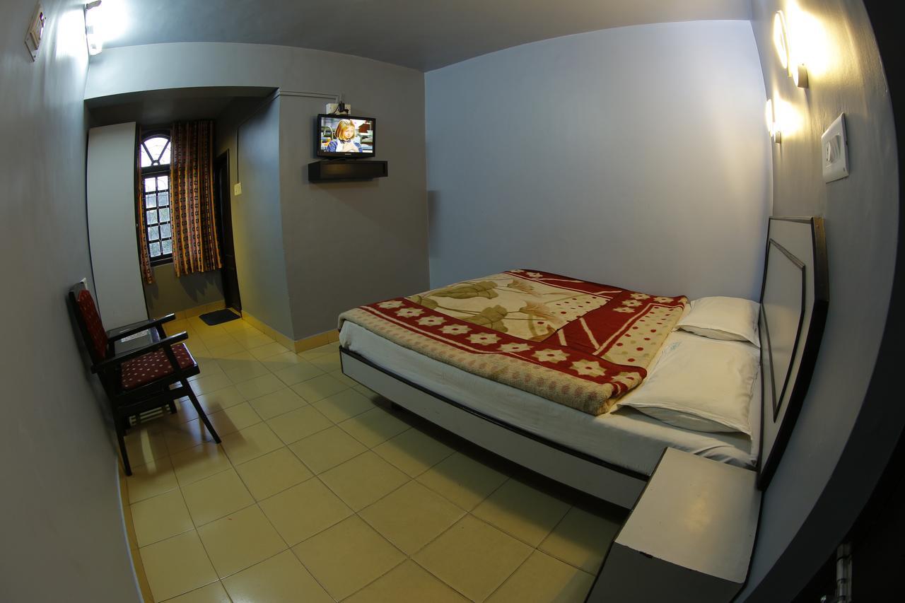 Hotel City Palace Ooty Kültér fotó