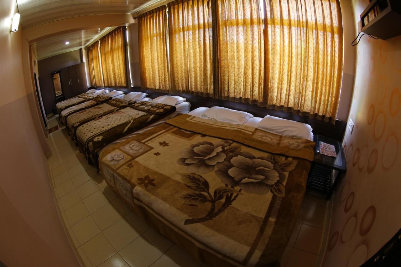 Hotel City Palace Ooty Kültér fotó