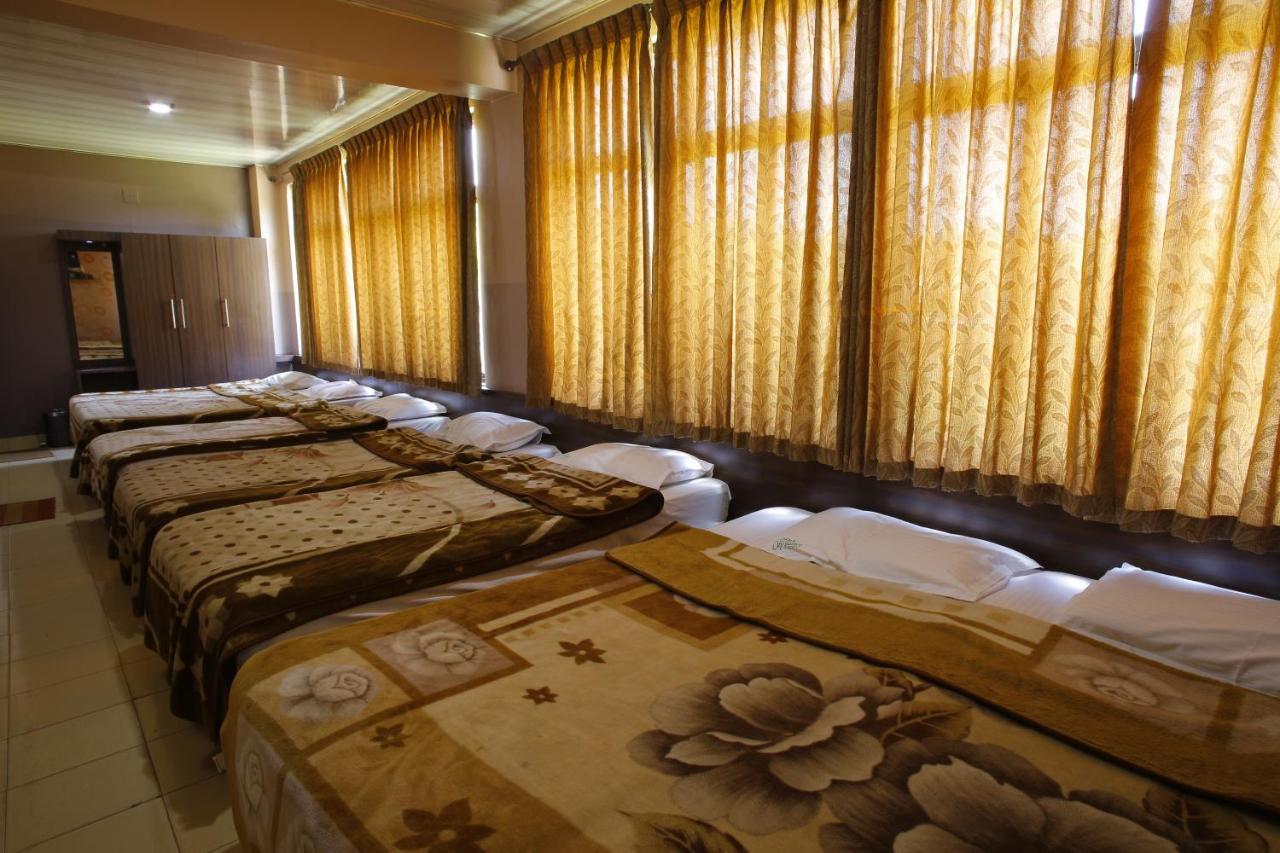 Hotel City Palace Ooty Kültér fotó