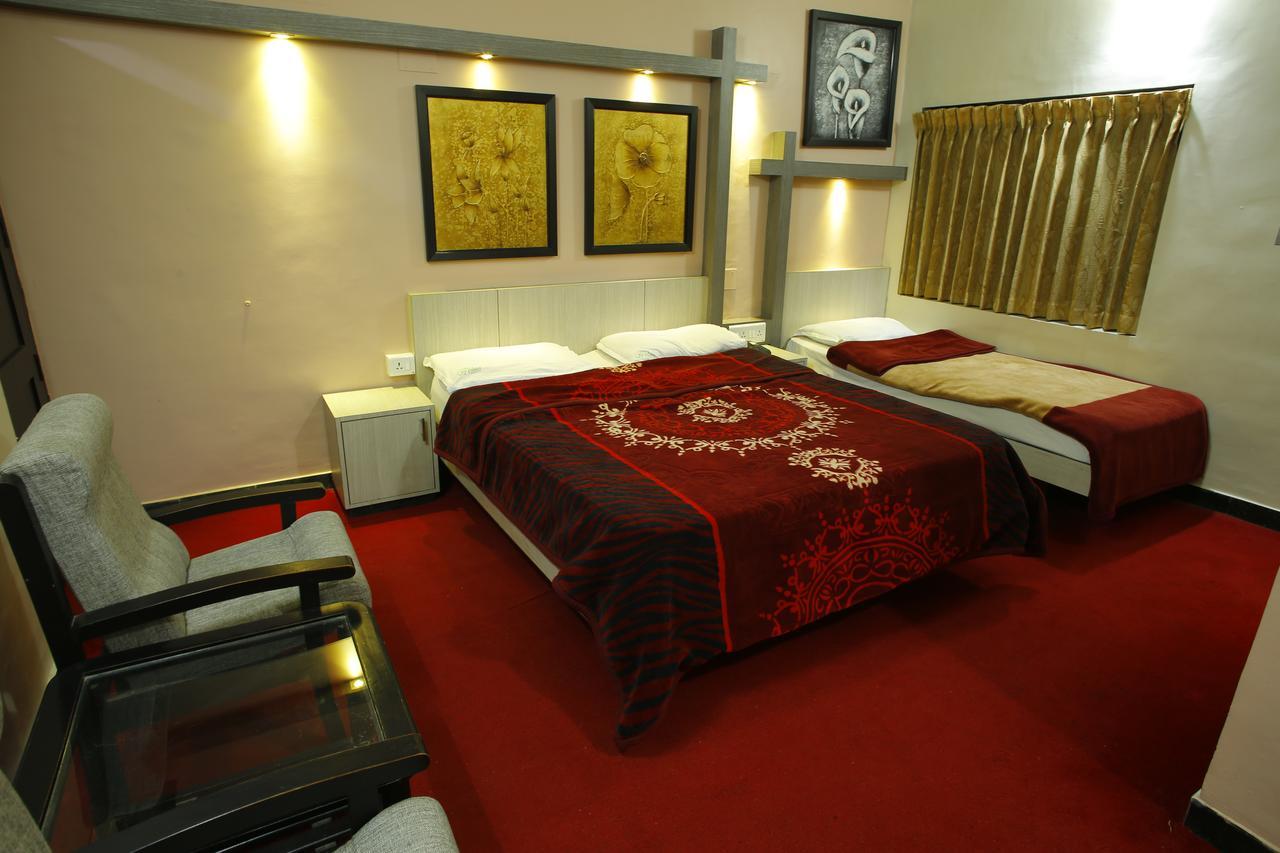 Hotel City Palace Ooty Kültér fotó