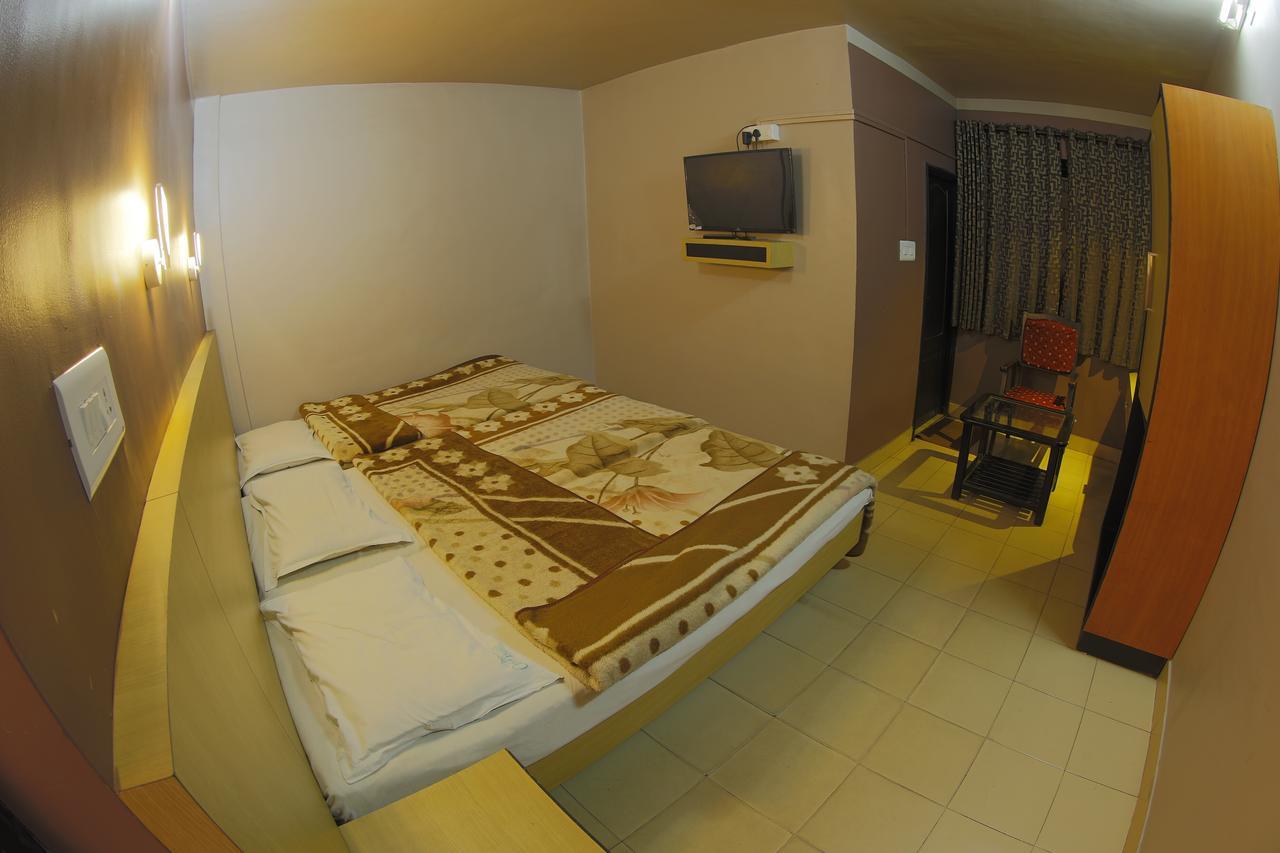 Hotel City Palace Ooty Kültér fotó