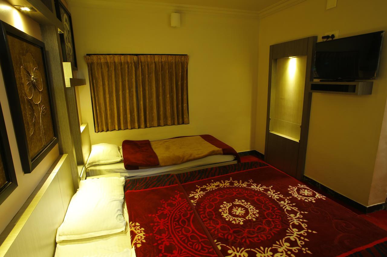 Hotel City Palace Ooty Kültér fotó
