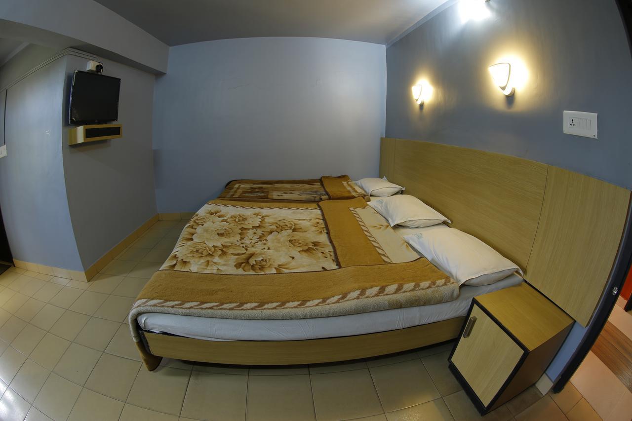 Hotel City Palace Ooty Kültér fotó
